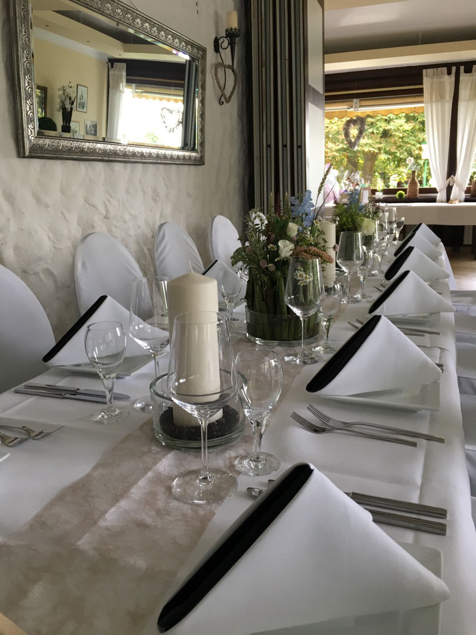 Waldschloss Restaurant gedeckter Tisch